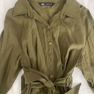 Olive green mini dress with belt around waist, Zara, size XS. Worn once.